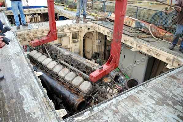 S130 Donor Boat - Removing one of the MB518 engines