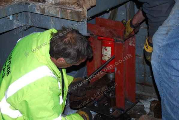 S130 - Setting up a jack over the starboard trim rudder