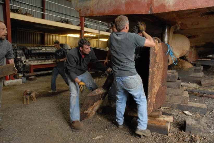 S130 - Removing the port trim rudder