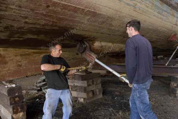 S130 - Removing the wing shaft tube blanks